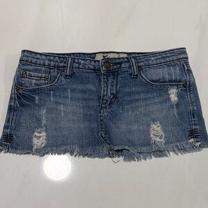 SOLD!!! Denim skirt size 1 vintage wet seal, distressed denim Jean skirt
